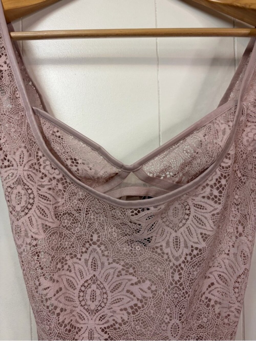 Victoria's Secret Lace Bodysuit Size Small Lilac Sheer Sweetheart Teddie Thong - Picture 3 of 8